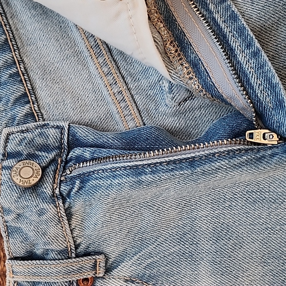 Zara Blue Denim Jean Shorts - Picture 3 of 4